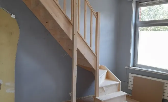 Construction et pose d'un escalier dans un cabinet médical proche de Roubaix