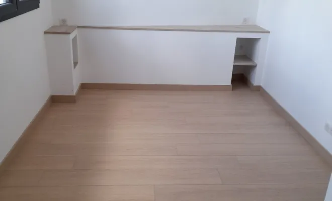 Société Nouvelle Loubert Pose de parquet et de plinthes dans un appartement proche de Roubaix